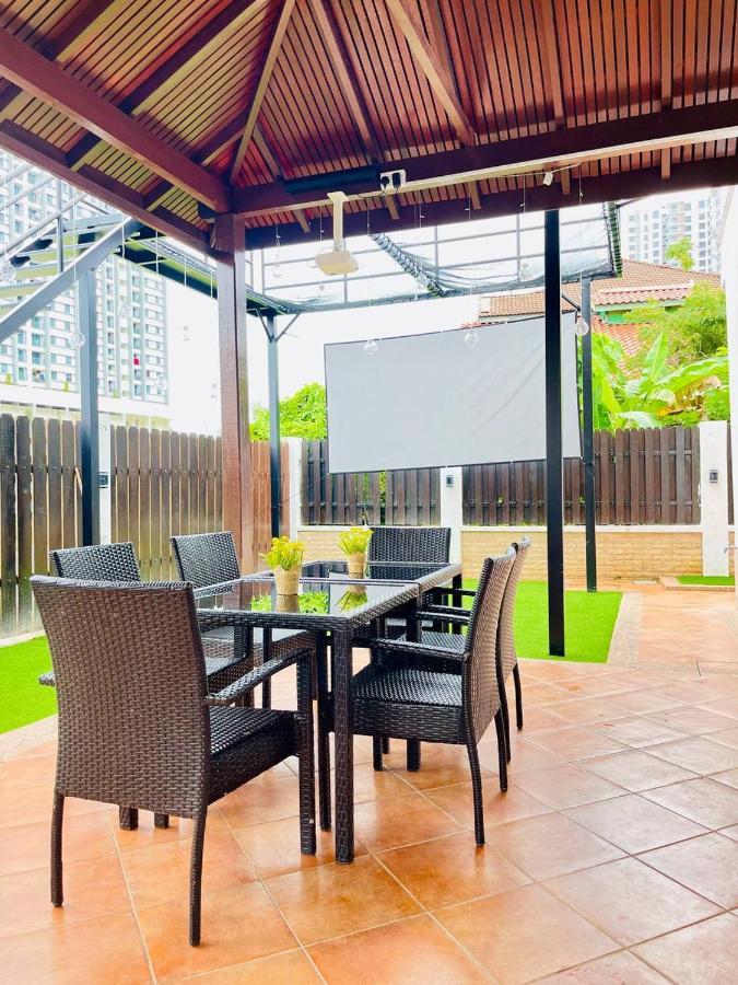 Trendy Family Getaway By Stayco - Mini-Pool, Outdoor Cinema, Air Loft, Ps4, Ktv - Just 2 Mins To Beach! Batu Feringgi Exteriér fotografie